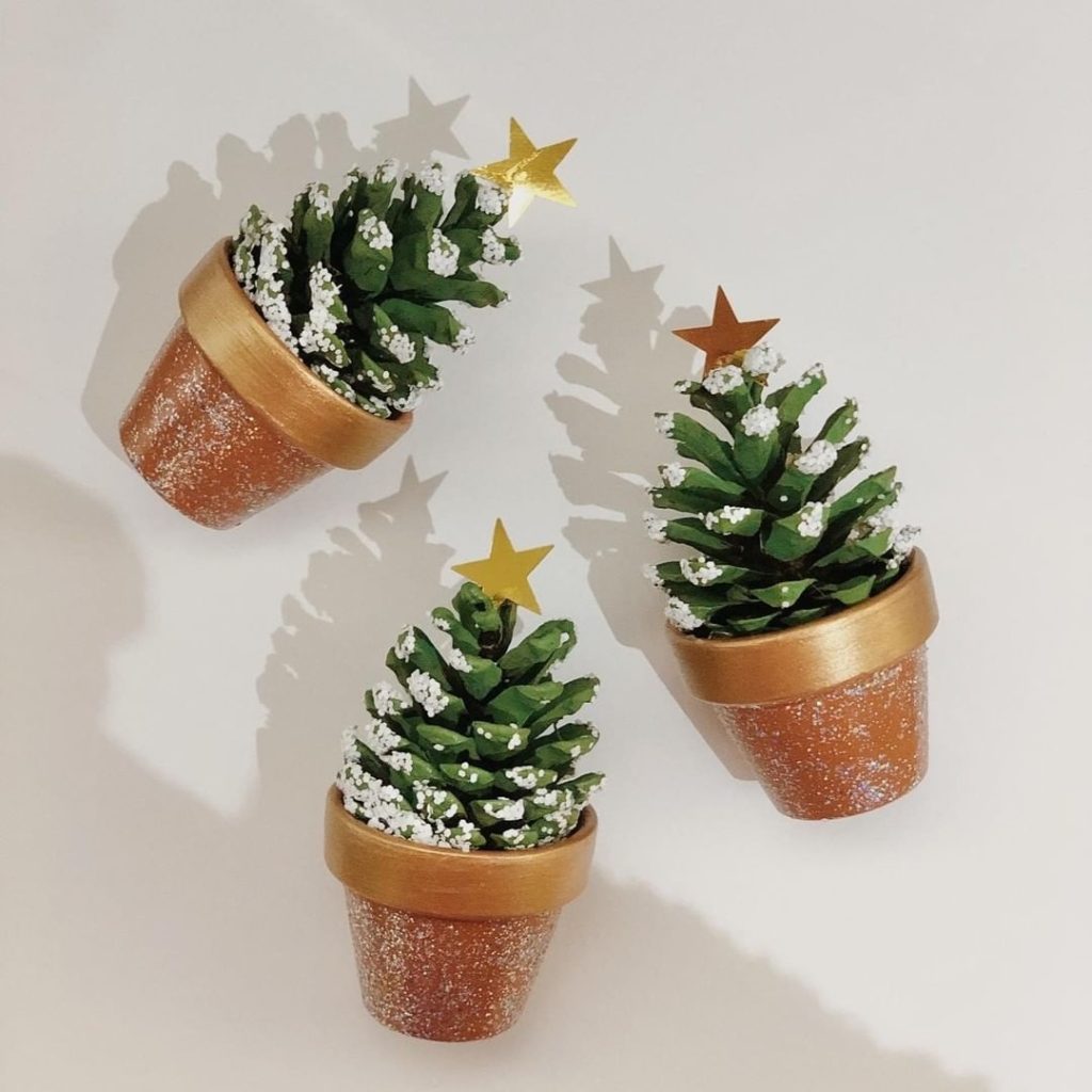 Pinecone Christmas Trees - DIY Christmas Crafts for Kids