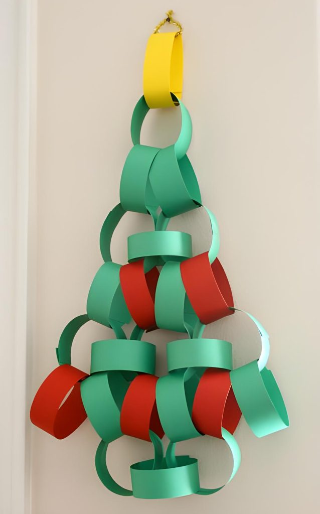 Christmas Tree Paper Chains - DIY Christmas Crafts for Kids