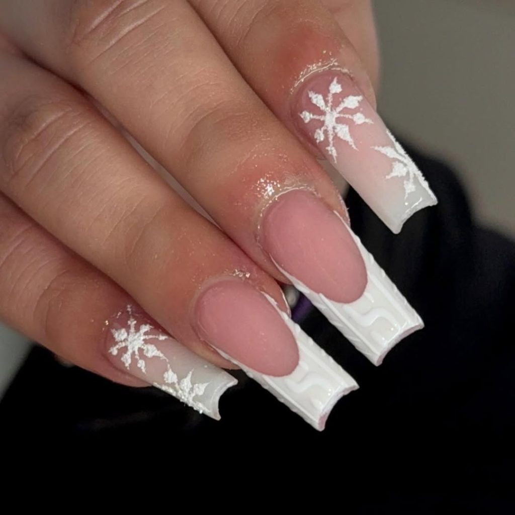 snowflake nails,