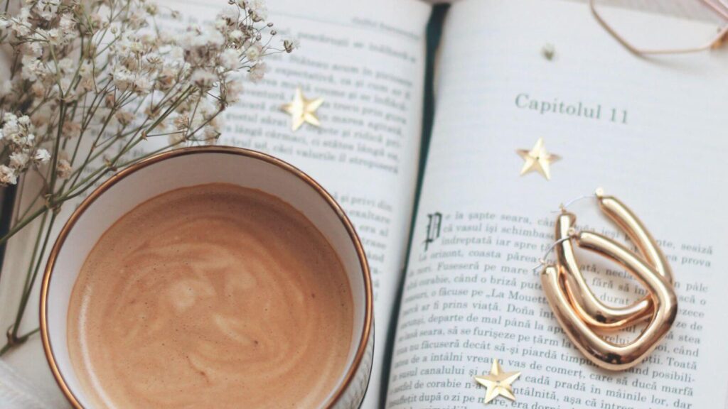 how to romanticize your life on a budget