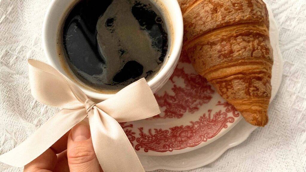 how to romanticize your life on a budget