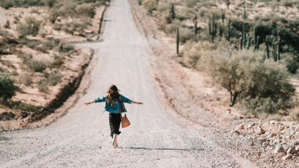 how to romanticize your life on a budget