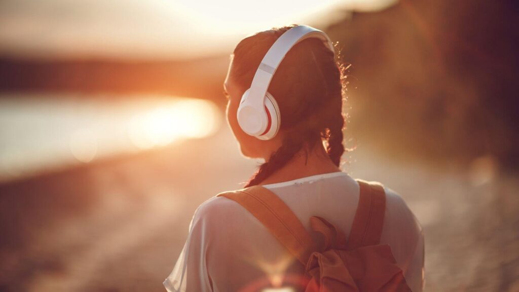 how to romanticize your life on a budget