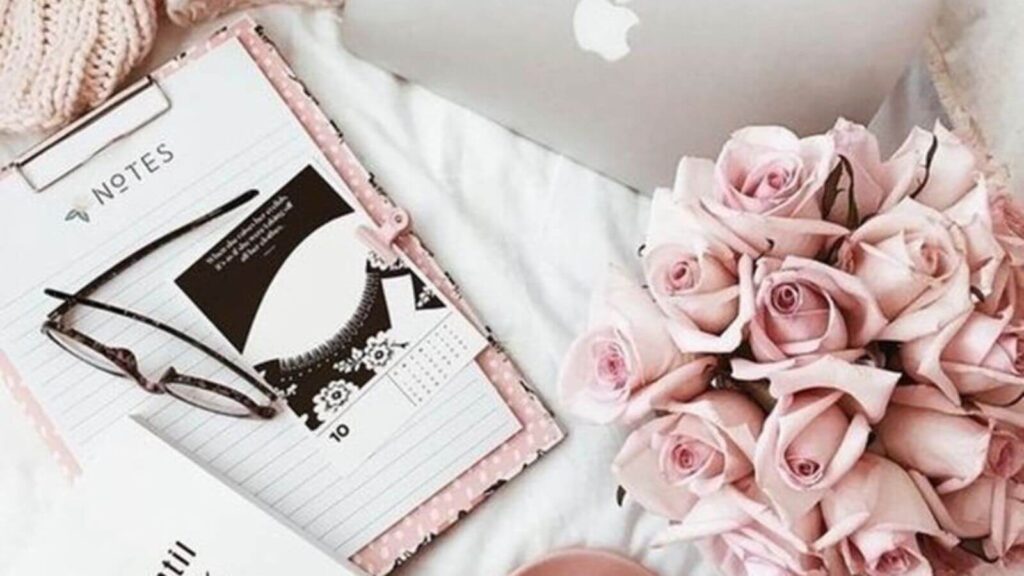 how to romanticize your life on a budget