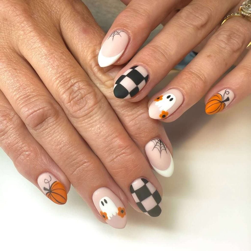 Halloween nails